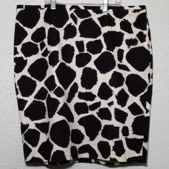 LOFT Dresses & Skirts - LOFT PENCIL SKIRT